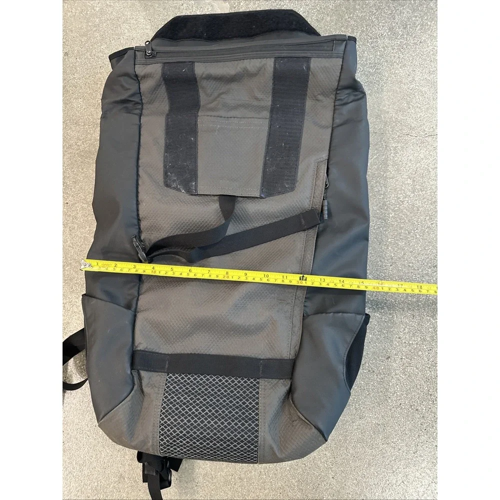 Timbuk2 Especial Vuelo Cycling Laptop Backpack Multi-Zip Waterproof Blk/Gray 25L